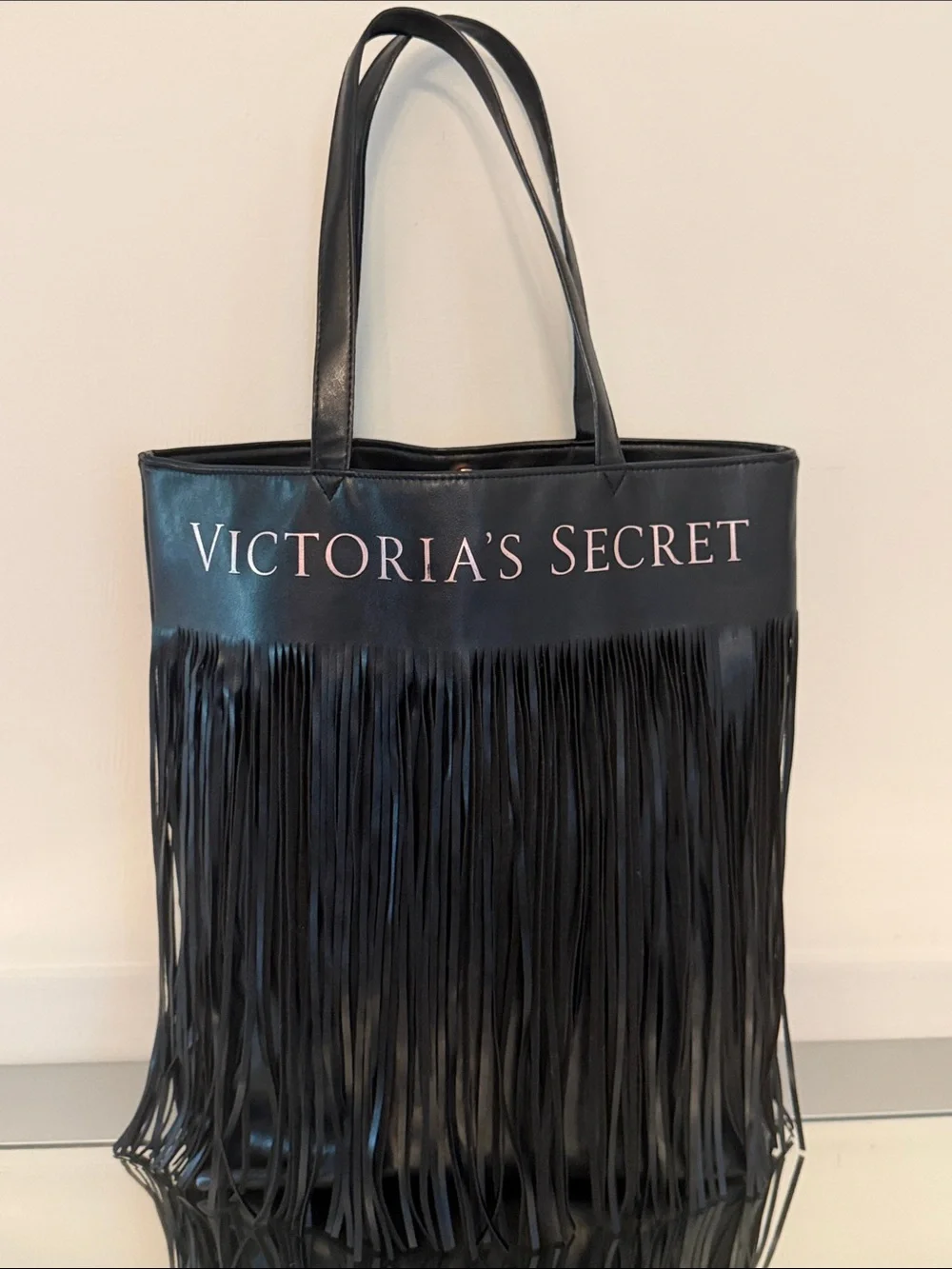 VICTORIA’S SECRET Flirty Fringe Tote Bag Black Faux Leather Limited Edition